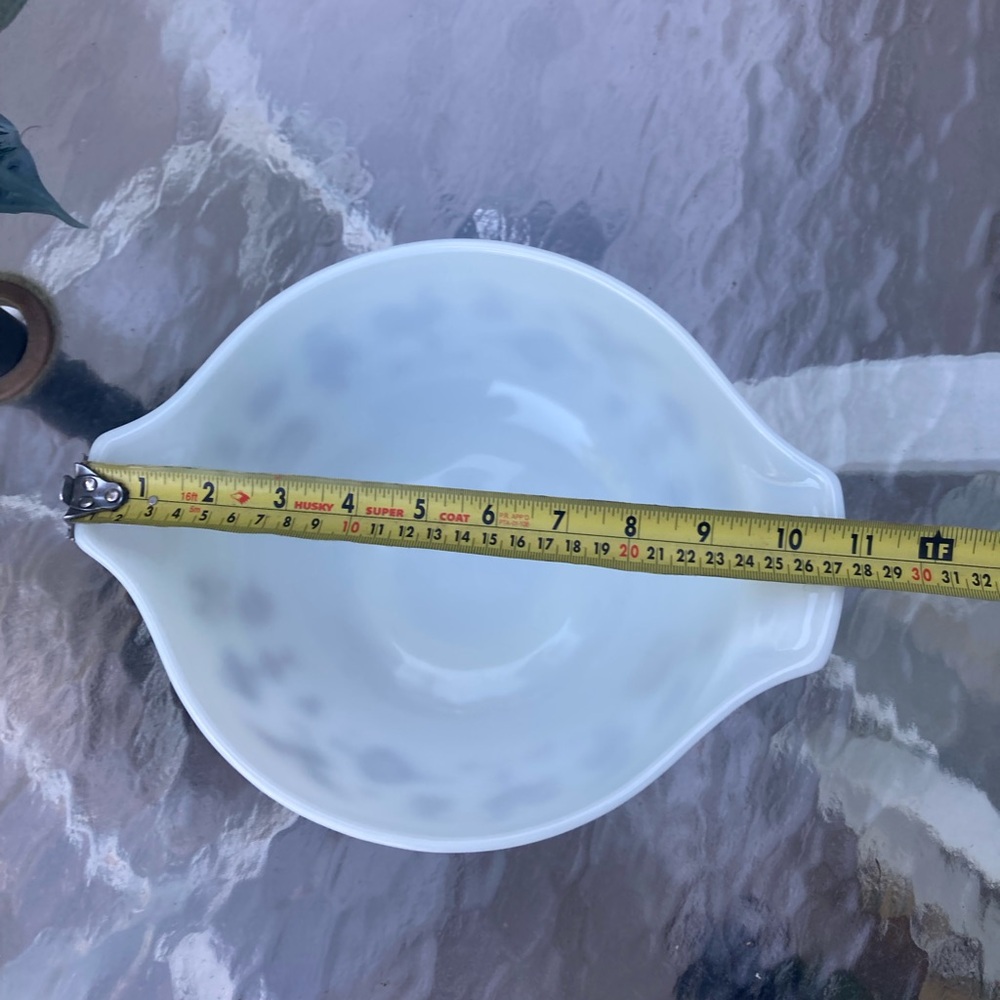 Vintage Pyrex 11” American Pattern Spout and Handle Ovenware Serving Bowl - Picture 7 of 8